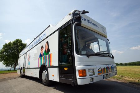 Bücherbus bleibt in der Garage (© Oliver Krato für den Kreis Paderborn)